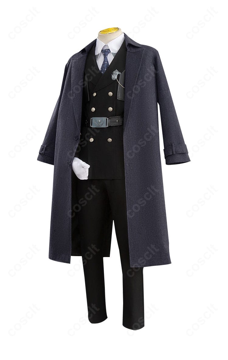 レイ衣装の側面ビュー。コートの落ち感とパンツのライン、チェーン位置のバランスが確認できる。