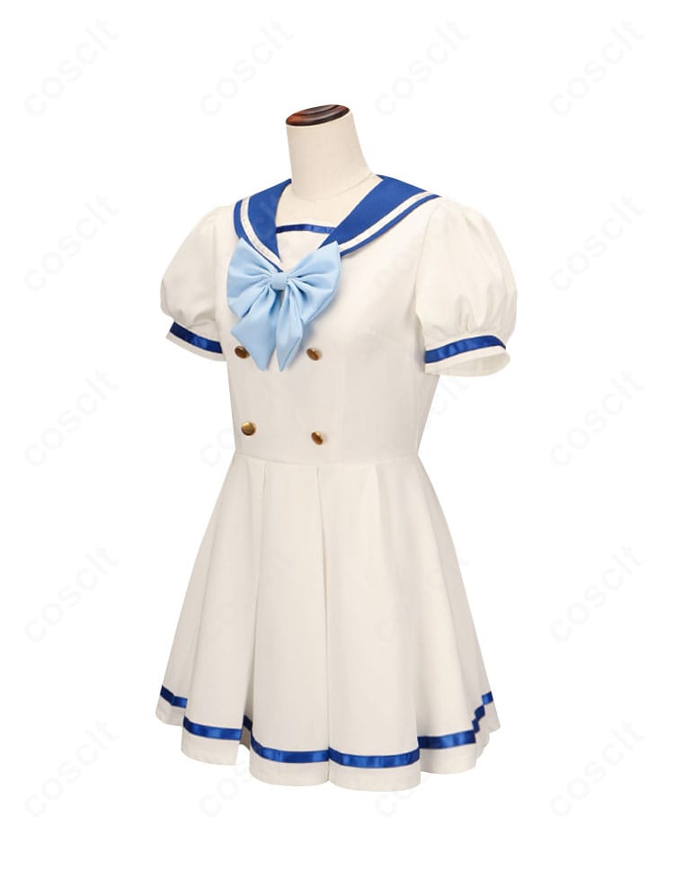 しゅごキャラ! 日奈森あむ セーラー服コスプレの側面。袖口のラインとワンピースのシルエットを強調した画像。