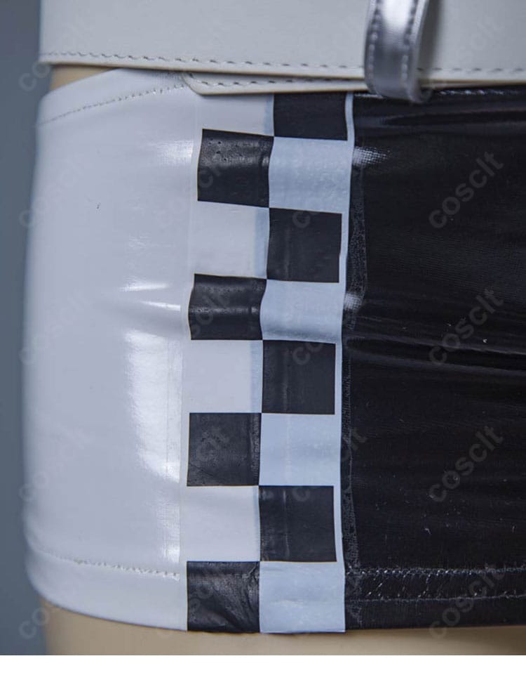 プリンツ・オイゲン コスプレ衣装 スカート装飾の近接。ラインとエッジの意匠が伝わる