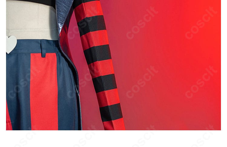 左腕パーツの装飾ディテール。左右の意匠差異と再現度が分かるアップ画像。