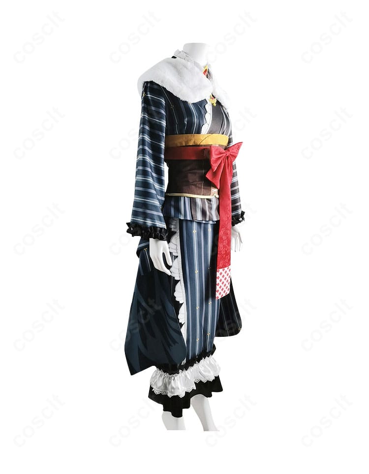 鷹嶺ルイ お正月衣装の右側面。袖口の意匠やスカートのライン、腰帯の立体感が強調されたシルエット。