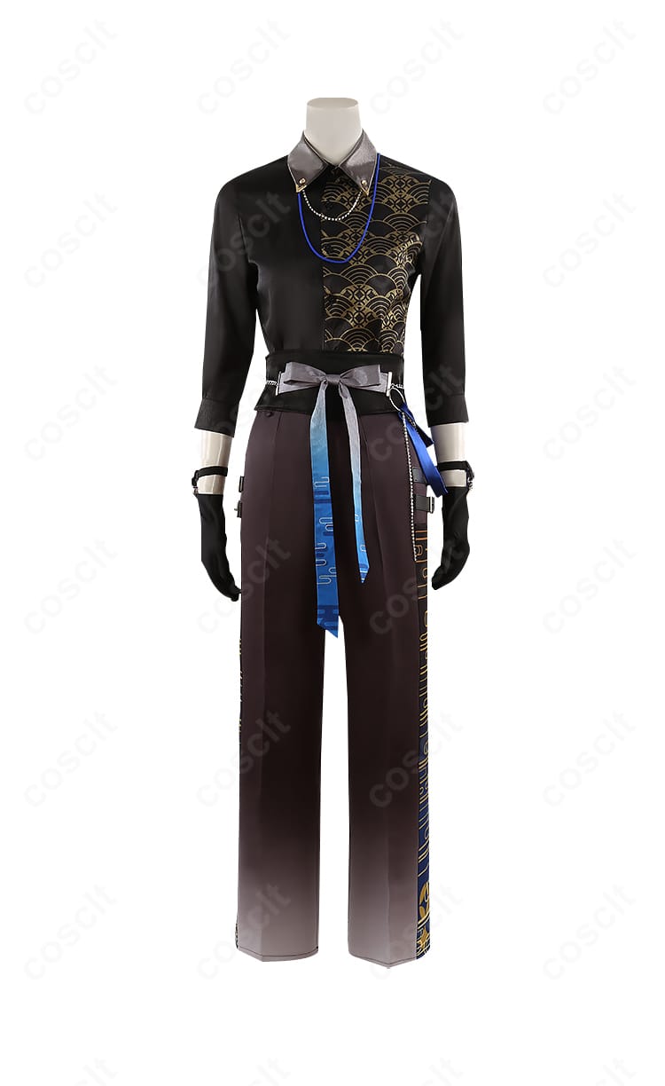 インナー（シャツ）の仕立て詳細。首元の開きと縫製ラインが綺麗に仕上がったクリーンな印象。