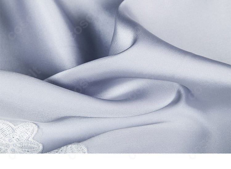 無期迷途 L.L. スカート裾の装飾ディテール。切替ラインと装飾のバランスが分かる画像。