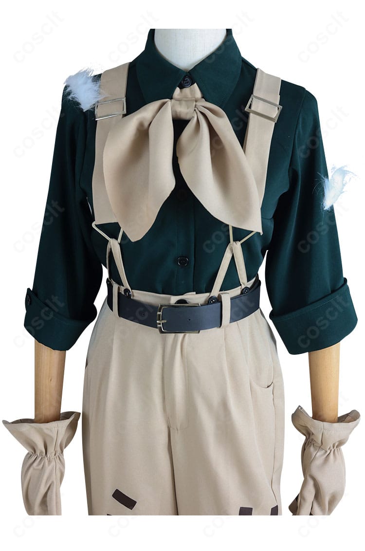 探鉱者コスプレの首元リボン装飾アップ。結びの形と縫製の仕上がり、配色の再現性を示すクローズアップ。