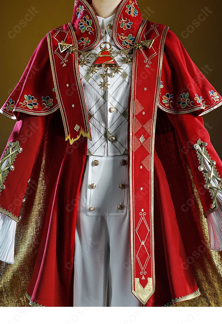 胸飾り・刺繍風モチーフなどの近接カット。精緻な装飾ディテールを強調。