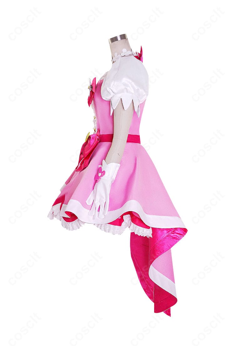 左側装飾のクローズアップ。立体パーツと刺繍の質感、縫製の丁寧さが伝わるディテール写真。