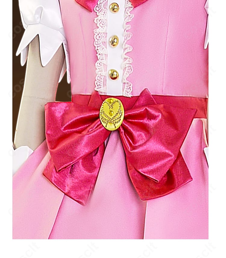 ウエスト背面の大リボン装飾ディテール。立体的な結び目と端のラインがエレガント。