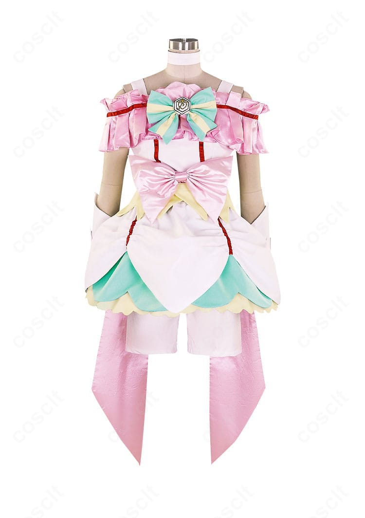 映画「プリキュアオールスターズNewStage」キュアエコー衣装の正面全身。白基調のシルエットが映える