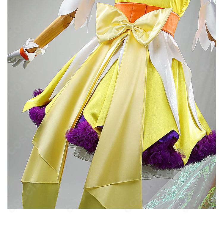 背面の蝶結び装飾を拡大。造形の厚みと結び目の立ち上がりでプリンセス感を表現。