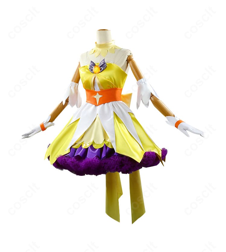 キュアトゥインクル衣装の側面。コルセットベルトでウエストが締まり、スカートの広がりが美しいフィット感。