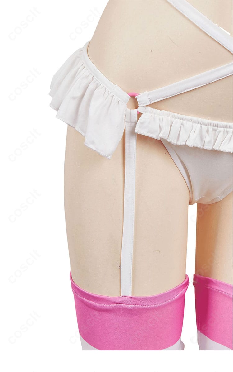 2.5次元の誘惑 リリエル衛生小隊コスプレ ズボン裾ディテール。裾の意匠とラインの美しさを表現。