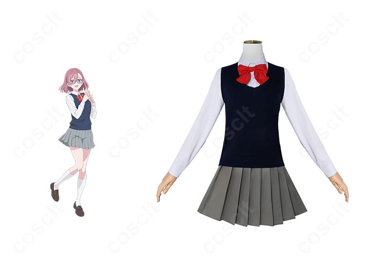 天乃リリサ 学園制服コスプレの正面全身。高再現のベスト・赤リボン・プリーツスカートが映えるデザイン。