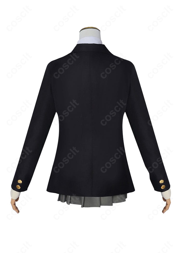 橘美花莉 制服コスプレ衣装の背面。コートの背中心とベンツ処理、ウエストラインの再現度が分かる後ろ姿。