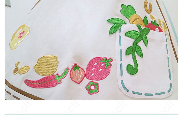 ライスシャワー 勝負服コスプレ エプロン装飾の近接画像｜前面のモチーフと質感