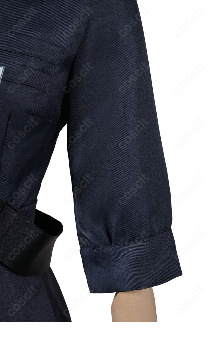 フランカ衣装の袖装飾。ライン取りと素材感、可動性に配慮したカフ周りのディテール。