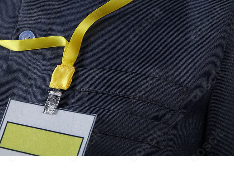 フランカ衣装の胸ポケット装飾。ステッチワークと付属の作り込みを示すディテール画像。