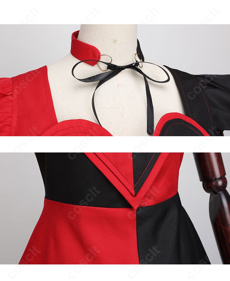 チョーカーとウエスト装飾の近接写真。上品なチェーンとローズモチーフの質感