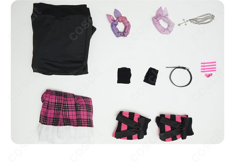 鏡音リン コラボ衣装のセット内容一式。スウェット、スカート、小物が揃ったレイアウト
