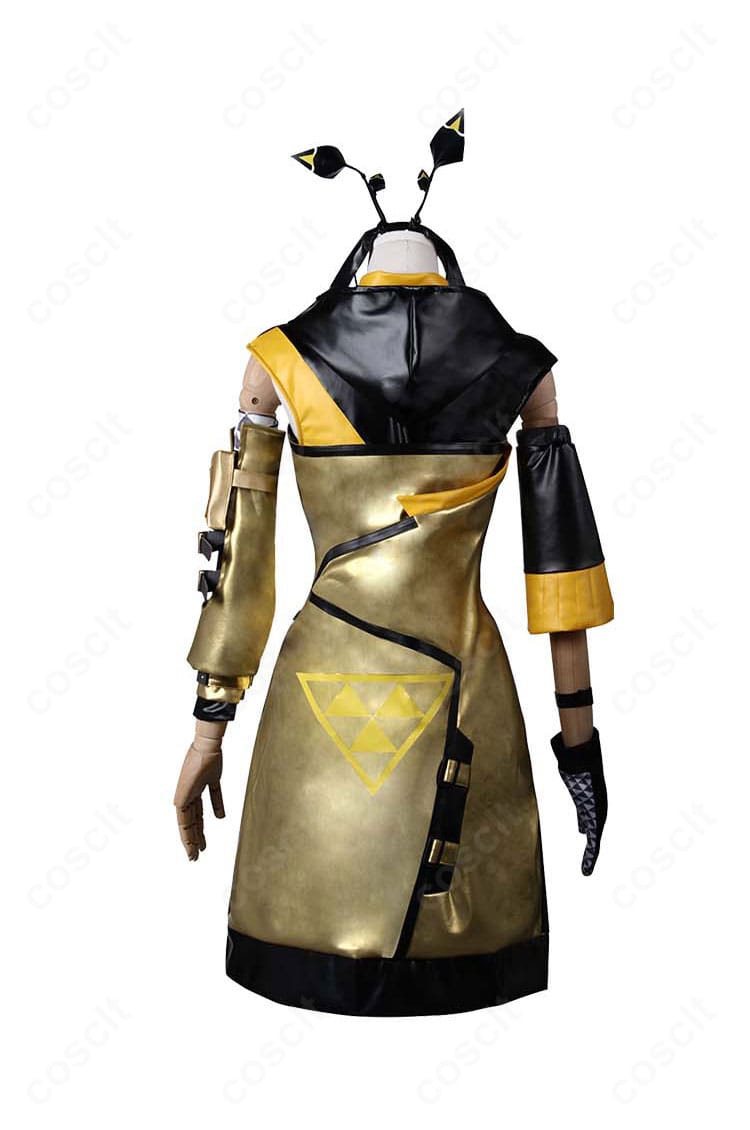 ウィーディ コスプレ衣装の背面。バックパネルとベルト、尻尾パーツの装着位置やバランスがわかる写真。