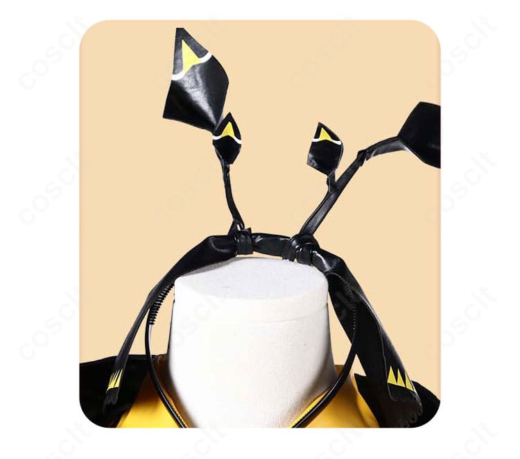 ウィーディの頭飾りディテール。カチューシャと髪飾りの造形と質感、固定部の作りを強調。