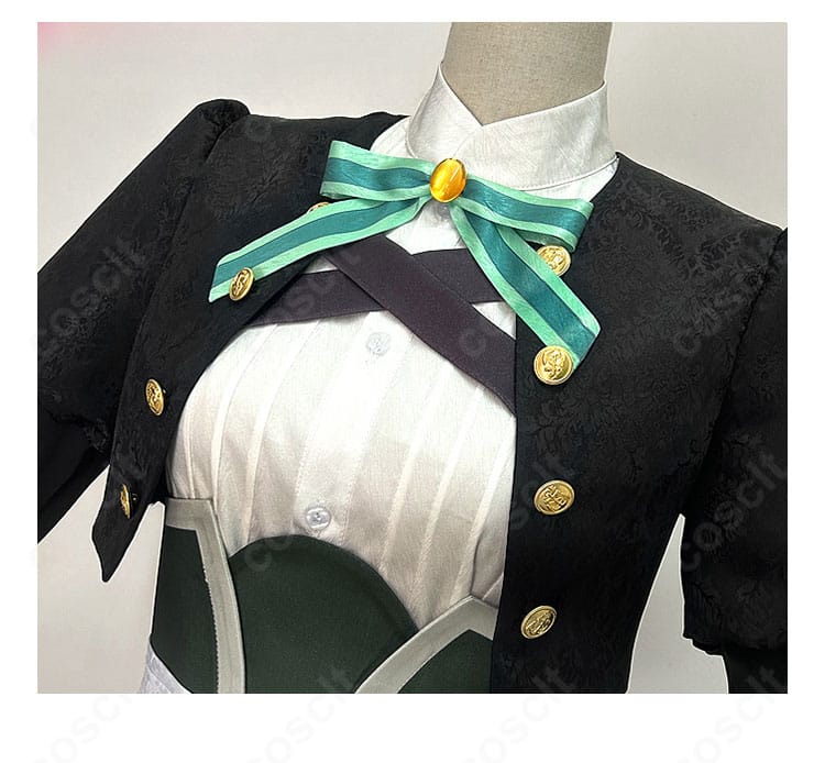 上衣の装飾クローズアップ。胸飾りやフリルの縫製がわかる精緻なディテール