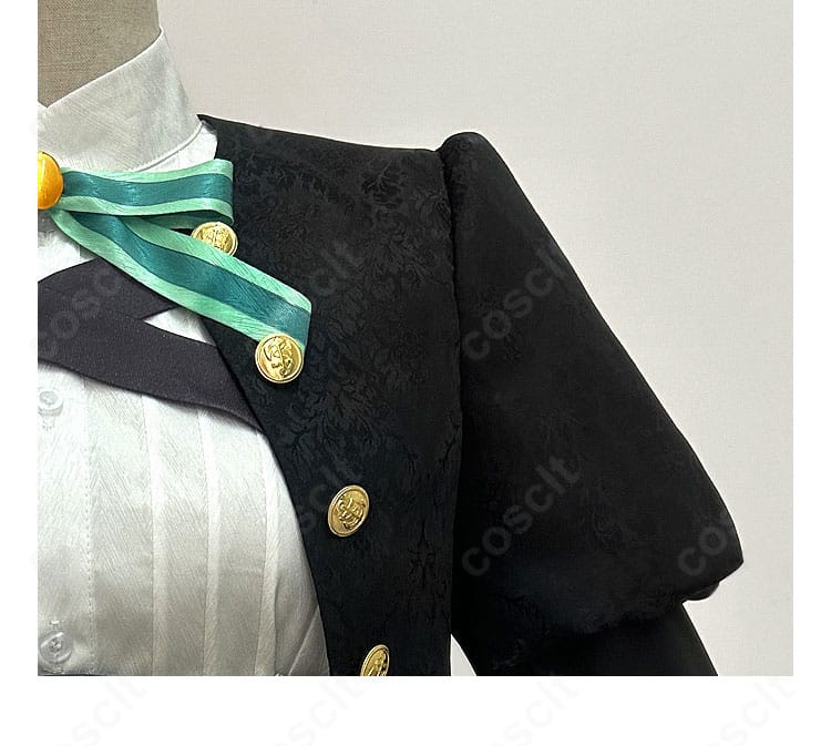 肩袖の装飾ディテール。パフ気味の袖と縁の装飾が立体的に見えるカット