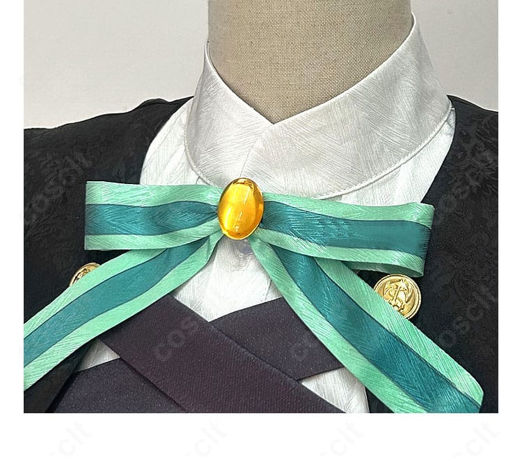 襟元の領結リボンのアップ。結び目の形と質感を強調した近接写真