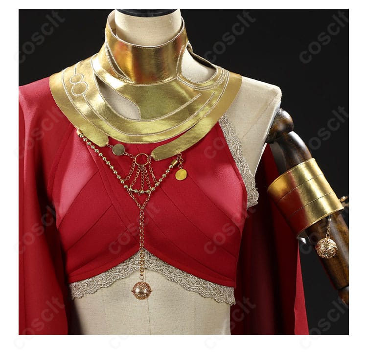 トップス上衣の装飾アップ。胸元の意匠と縁取り、ステッチワークの丁寧さを示す。