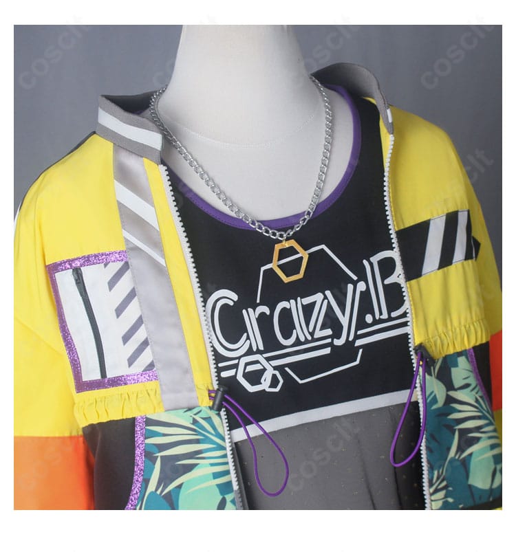 上衣装飾のクローズアップ:ホットリミット衣装の胸元パーツと縫製ディテール