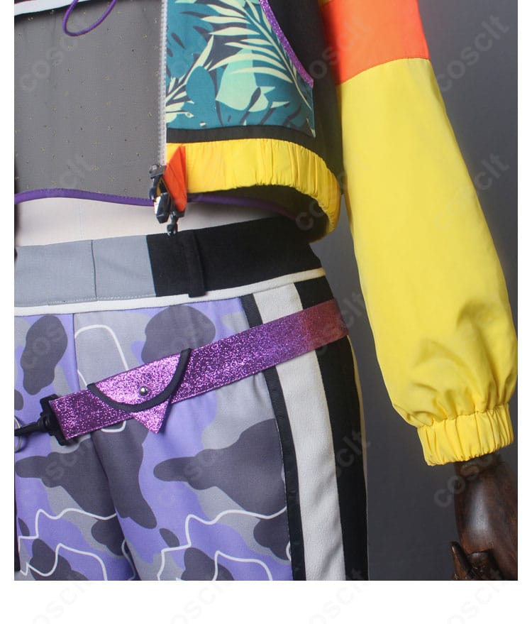 腰周り装飾のクローズアップ:ホットリミット衣装のベルト位置とウエストポーチ配置