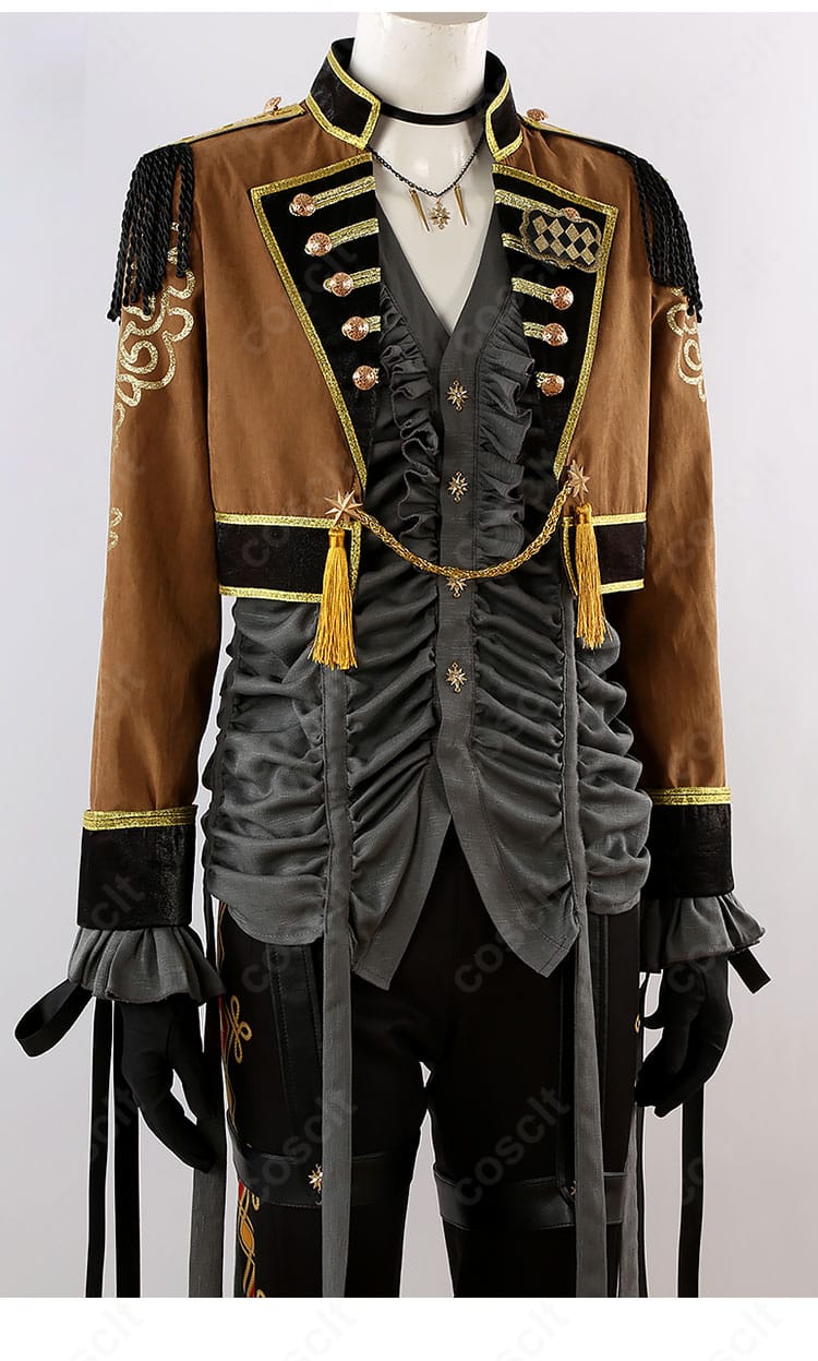 上衣の装飾ディテール。胸飾りやフリンジの質感、配置バランスを捉えた拡大写真。