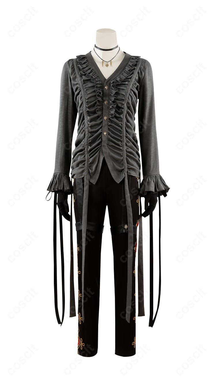 インナーシャツの正面ディテール。襟元の形状や前立ての仕上がり、着用時の収まりを示すクローズアップ。