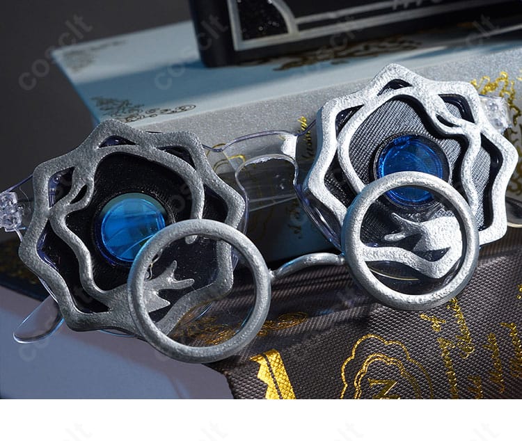 逆流の水銀 コスプレのセット内容一覧。ワンピース、マント、小物一式を俯瞰で表示。