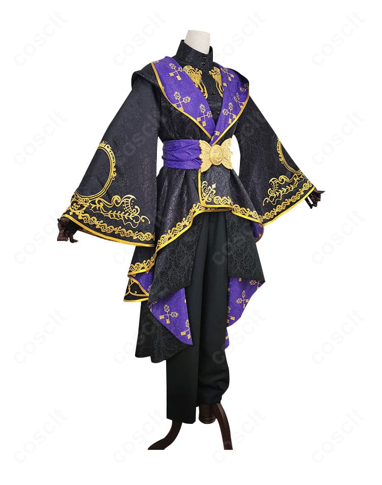 ツイステ 式典服 側面アングル。肩から裾へ落ちるハリのあるラインと装飾配置が分かる一枚。