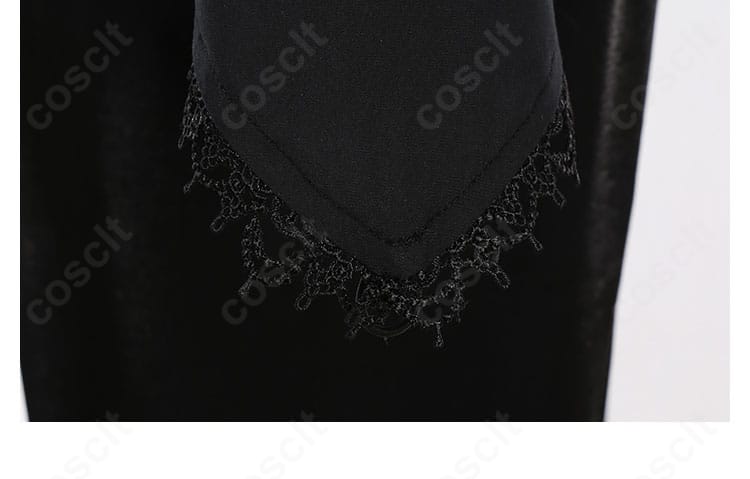 袖口の装飾アップ。端処理が美しく、アクセントラインが上品に映える仕上がり。