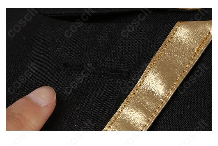 ヴィル・シェーンハイト寮服の襟元装飾と配色バランスのクローズアップ