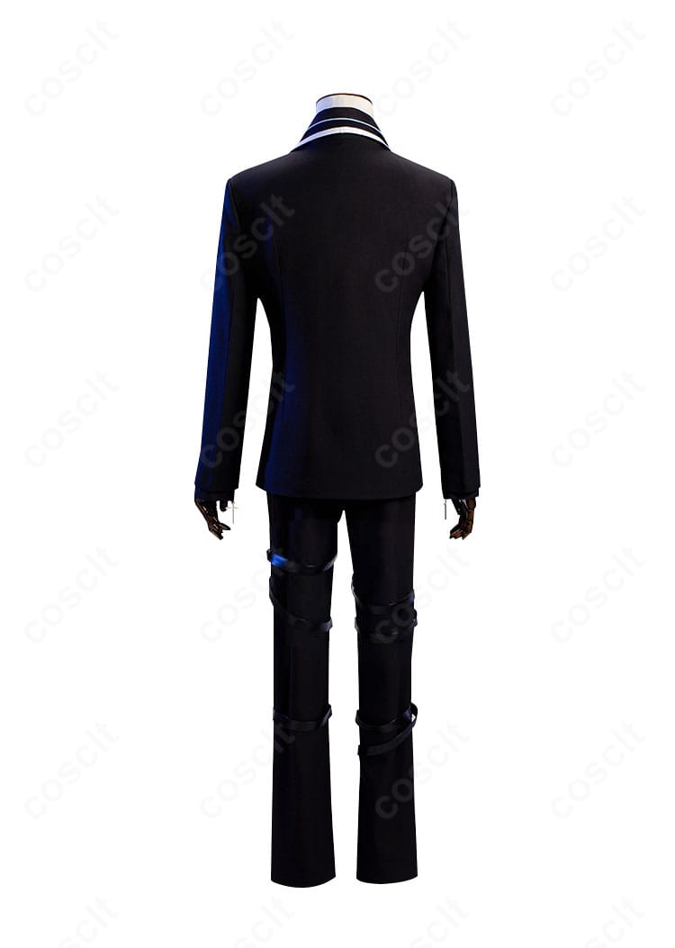 月詠イクト コスプレ衣装 背面全体。ロングコートの後ろ姿とシルエットを忠実に再現。