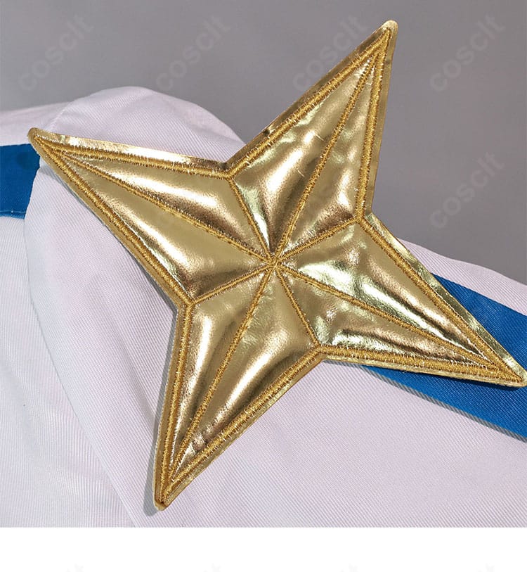 桜木カナ衣装の肩・袖装飾ディテール。肩章と袖口の意匠、ステッチワークを示すクローズアップ。