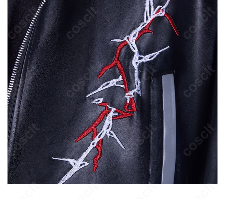 恋と深空 シン 異界の来客コスプレ衣装の襟装飾ディテール。繊細なモチーフ配置と質感を再現。