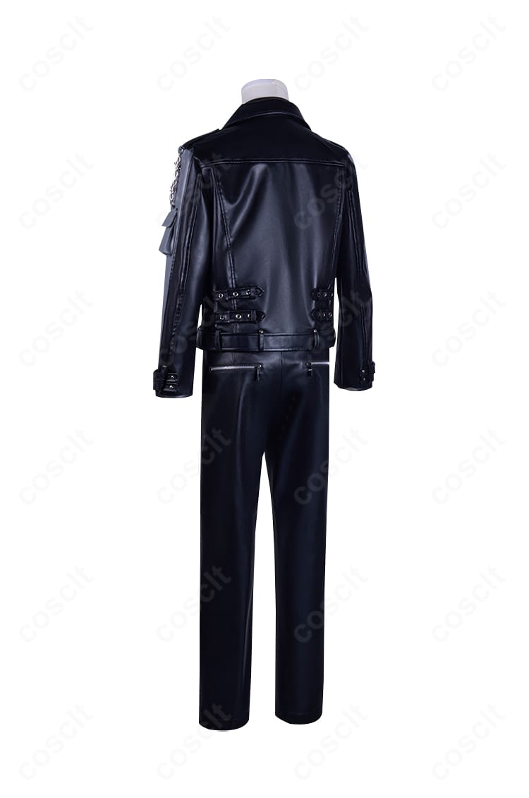 恋と深空 シン 異界の来客コスプレ衣装の背面。背中の切替と裾の落ち感、ベルト位置を確認できます。