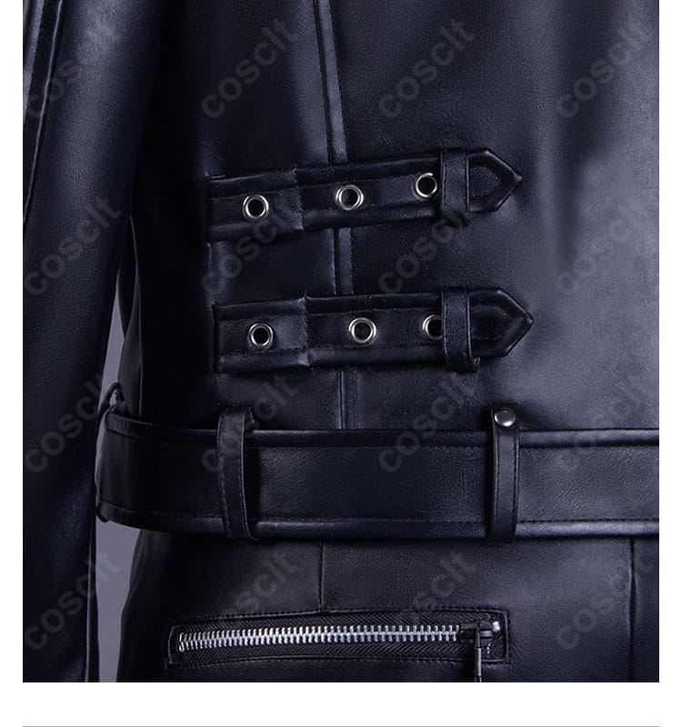 恋と深空 シン 異界の来客コスプレ衣装の背面ディテール。背中パネルとステッチが見える近接ショット。