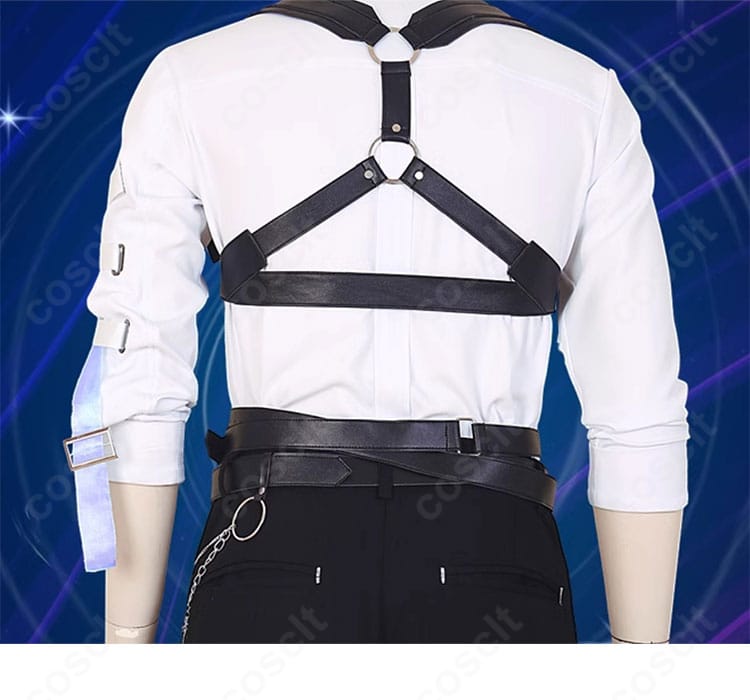 背面装飾とバックルのクローズアップ。緻密な縫製と固定強度が分かる