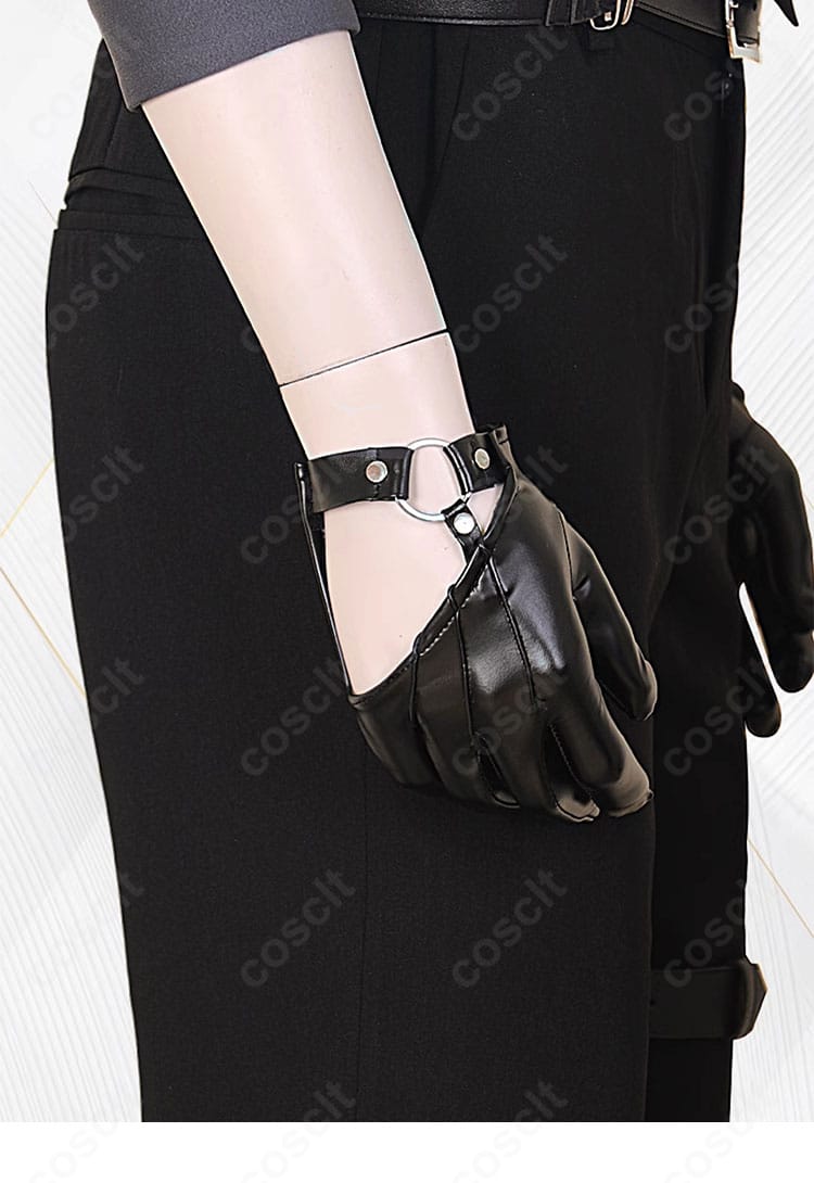 手袋の素材感とカッティング。恋と深空衣装にマッチする上品なアクセント