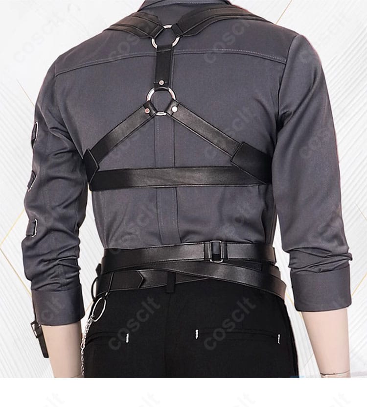 背面装飾の詳細。ベルト端処理と固定ポイントで美しい背面ラインを維持