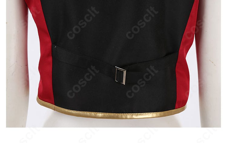 ベスト背面の尾錠と切り替えを示す背面ディテール写真