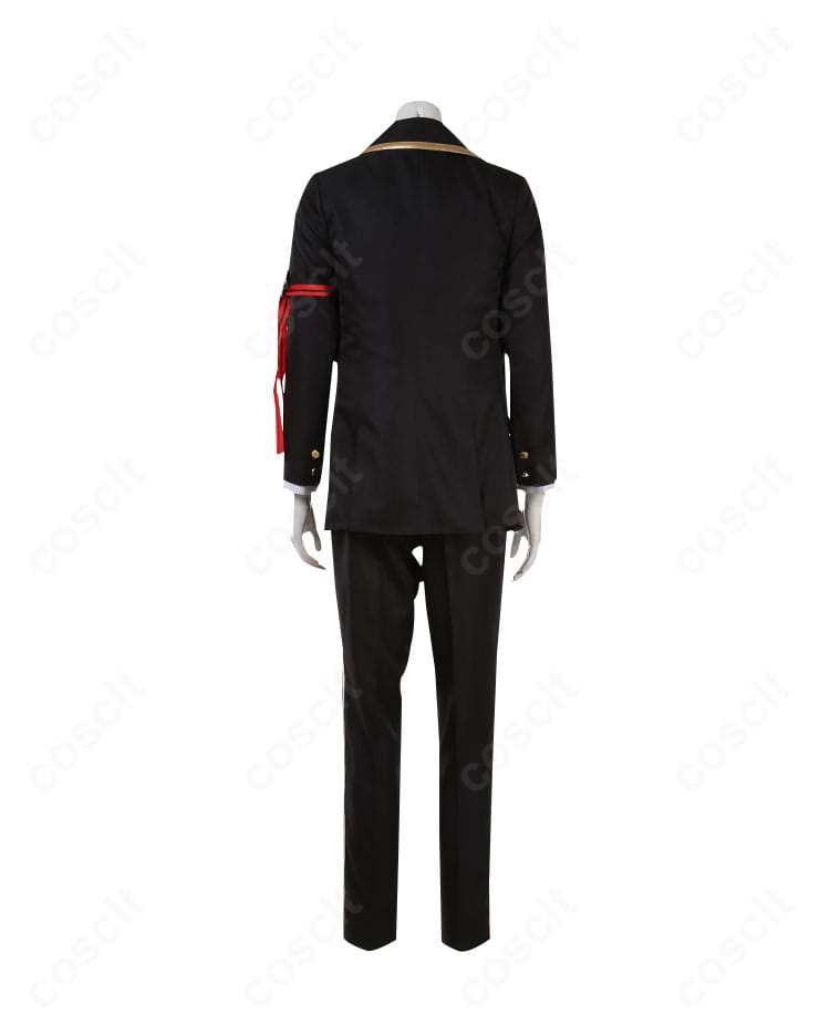 リドル・ローズハート 制服コスプレの背面。外套とベストの後ろ姿ディテールが分かる画像