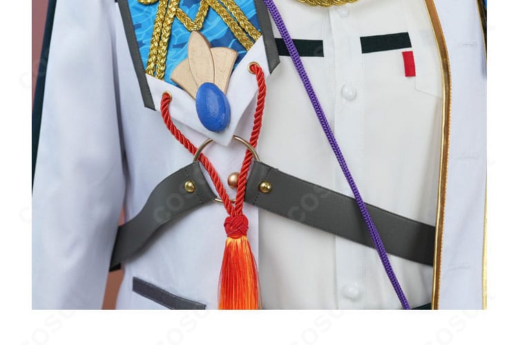 朔間凛月 チャンバラナイト衣装の胸元ディテール。胸飾りと留め具の配置が見える接写