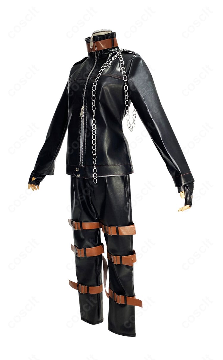 ダークフレイムマスター衣装の左側面。コートのラインと袖の落ち感、チェーンの位置関係が確認できる角度。