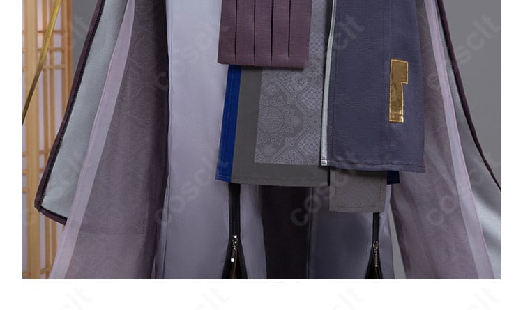 アークナイツ ジー コスプレ衣装の裾装飾。直線的なヘムラインとパイピングの仕上がりを確認。