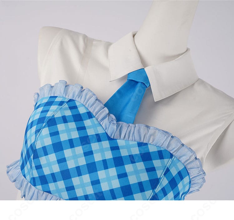 衣領とネクタイ風装飾のアップ。配色と結び目の形状を再現